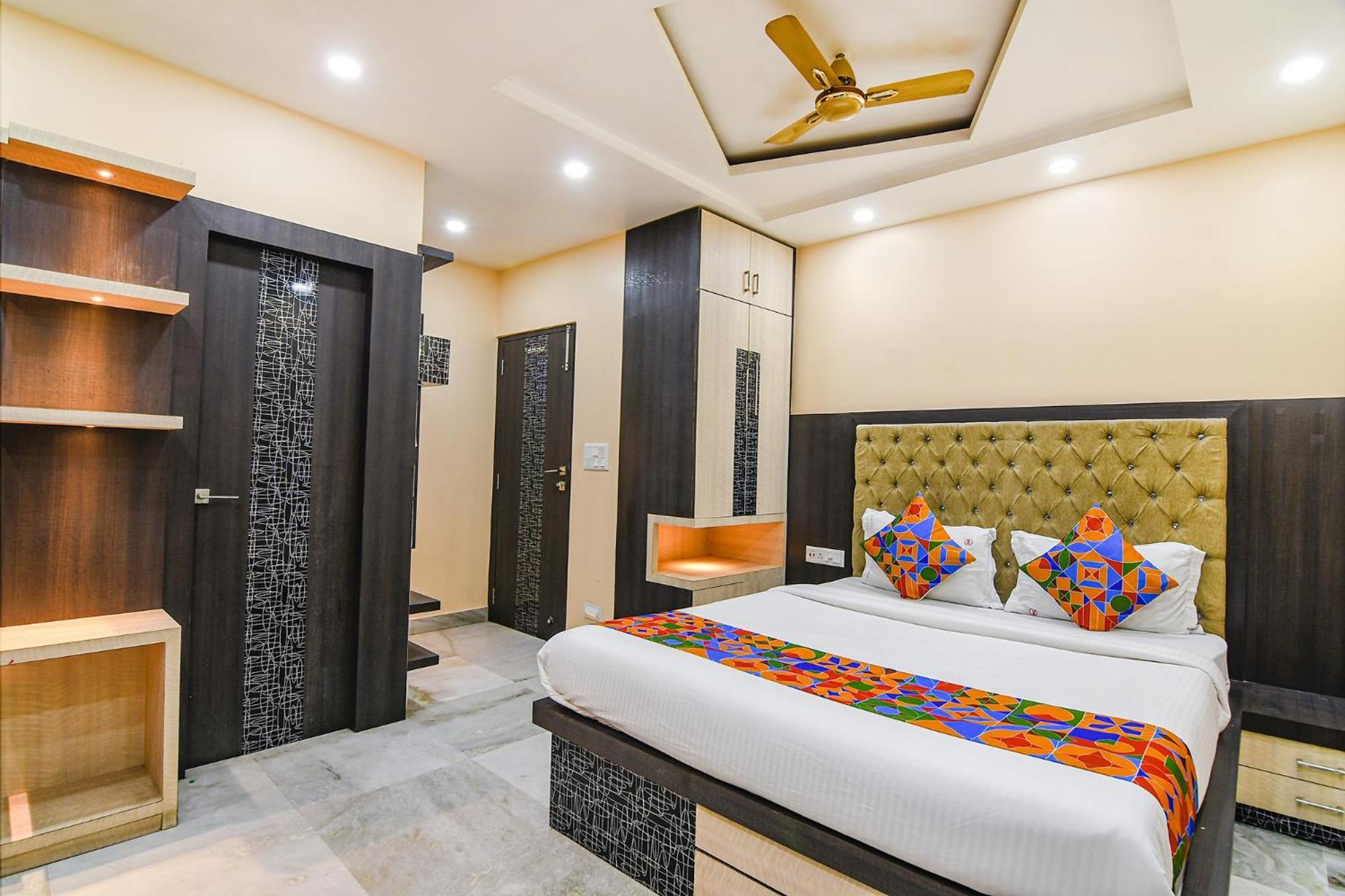 Fabexpress Scholer Motel Kolkata Exterior photo